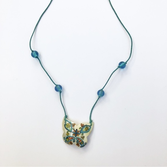 Hand painted mother of pearl butterfly Seashell Necklace - Picture 2 of 8